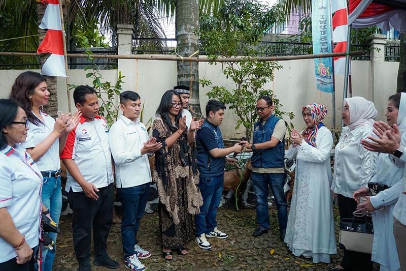 Kadin Kota Jaktim Distribusikan Hewan Kurban ke Masyarakat yang Membutuhkan - Bagian 1