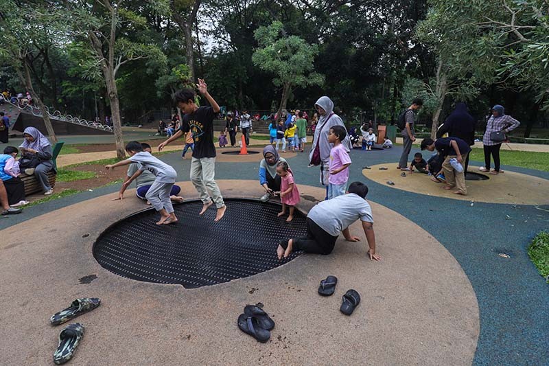 Suasana Liburan Terakhir Idul Adha 1445 H di Tebet Eco Park - Bagian 5