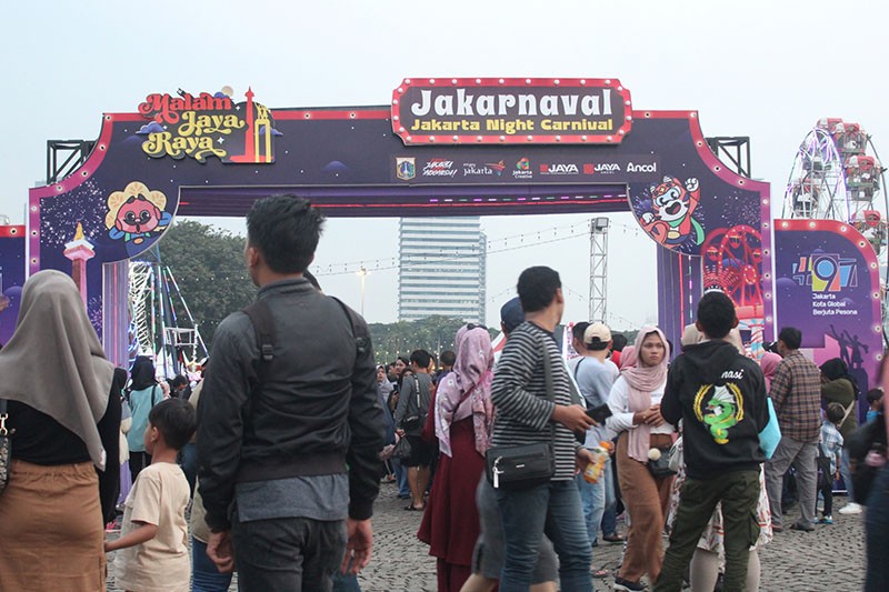 Antusiasme Ribuan Warga Berbondong-bondong Hadiri HUT DKI Jakarta di Monas - Bagian 1