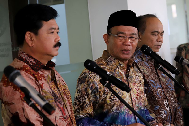 Satgas Pemberantasan Judi Online Rapat Bahas Bansos - Bagian 1