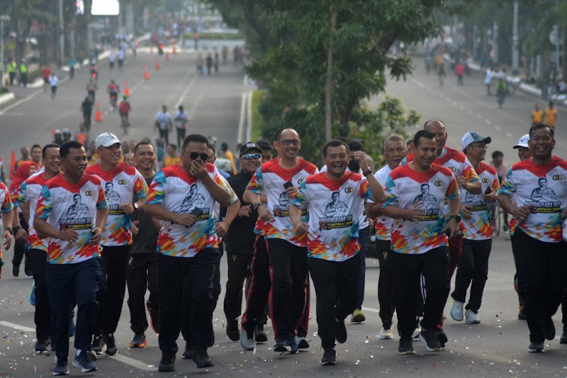 Antusiasme Ribuan Pelari Ikuti Bhayangkara Run 7,8K di Semarang - Bagian 3