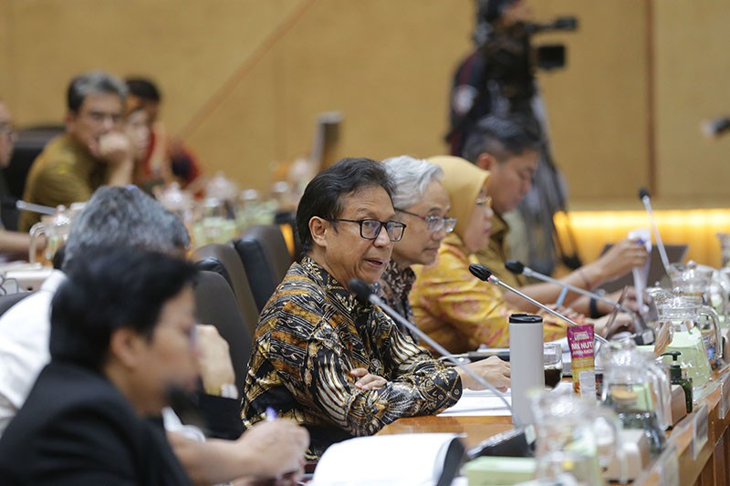 Menkes bersama DPR Raker Bahas RUU Pengawasan Obat dan Makanan - Bagian 1