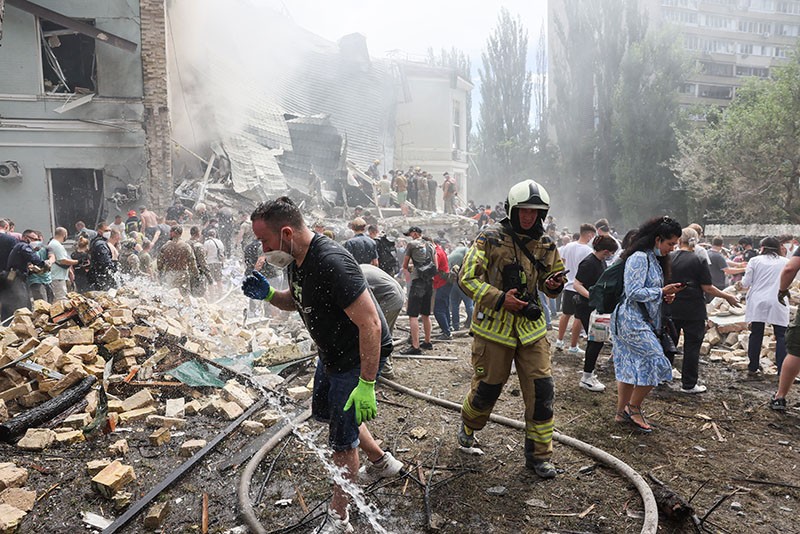 Foto-Foto Serangan Udara Rusia Hancurkan Rumah Sakit Anak di Kyiv Ukraina - Bagian 5