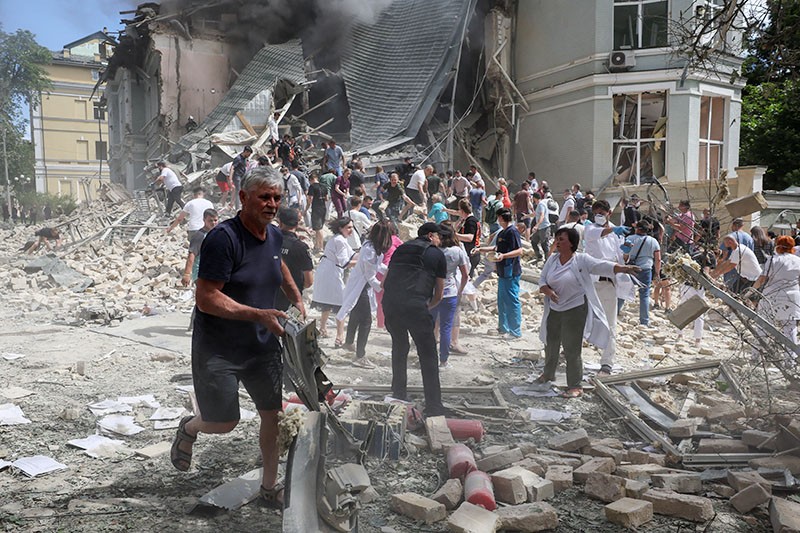 Foto-Foto Serangan Udara Rusia Hancurkan Rumah Sakit Anak di Kyiv Ukraina - Bagian 1