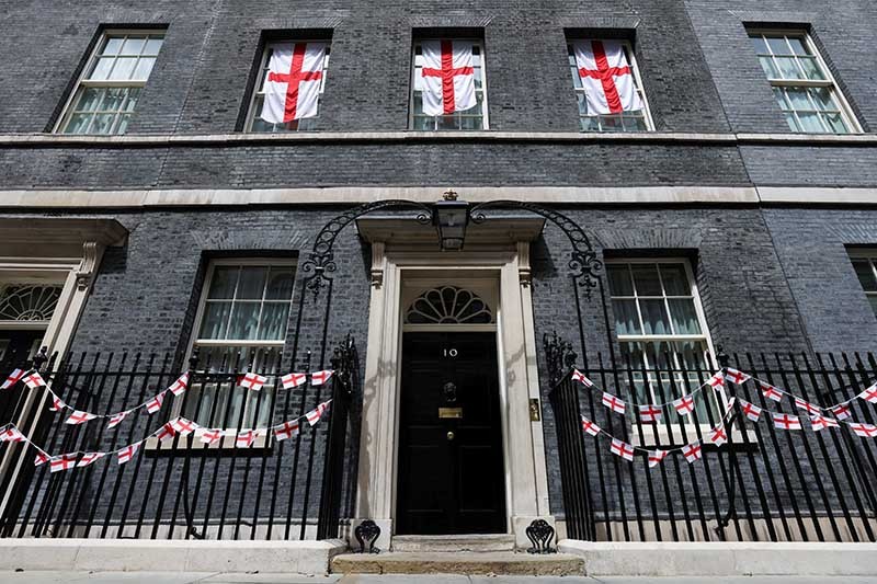 Bendera Inggris Bertebaran di Jalanan Jelang Final Euro 2024 - Bagian 4