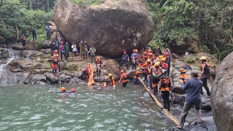 Pilu, 2 Gadis yang Viral Tenggelam di Air Terjun Maros Ditemukan Tewas