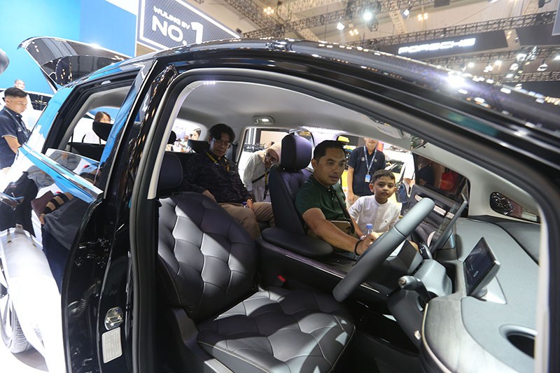 Suasana Pameran Otomotif GIIAS 2024 pada Akhir Pekan - Bagian 3