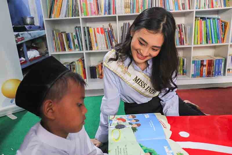 Momen Miss Indonesia 2024 dan MNC Peduli Kunjungi Anak-Anak Sanggar Seni Trotoar Koja - Bagian 2