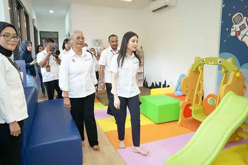 Perkuat Produktivitas Pegawai Kemenparekraf, Wamenparekraf Angela Tanoesoedibjo Resmikan Fasilitas Daycare  - Bagian 1