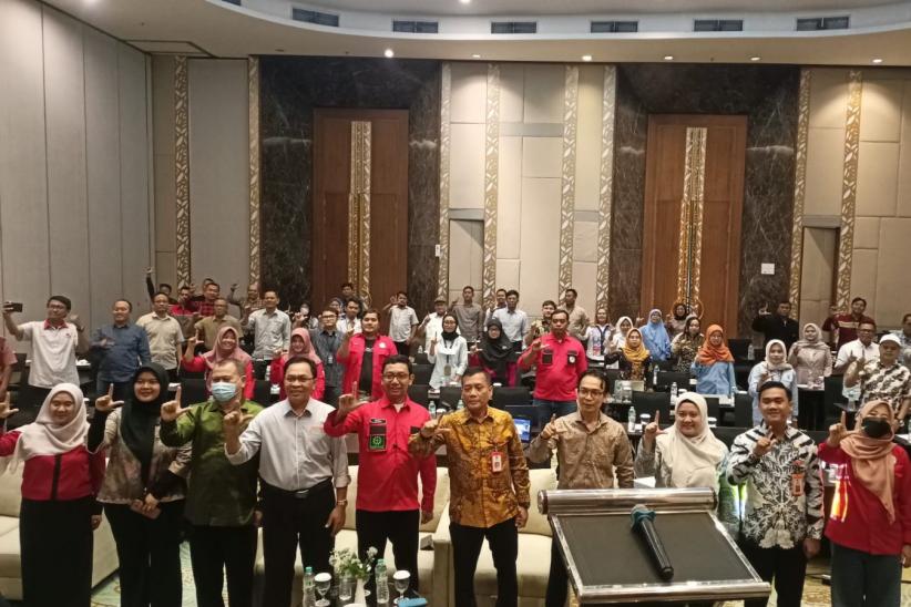 Sosialisasi Pengelolaan Limbah B3 Berbasis Online untuk Dunia Usaha - Bagian 4