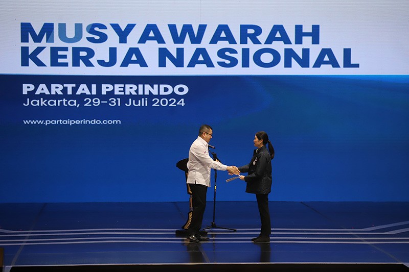 HT Tugaskan Angela Tanoesoedibjo sebagai Ketua Umum Partai Perindo - Bagian 2
