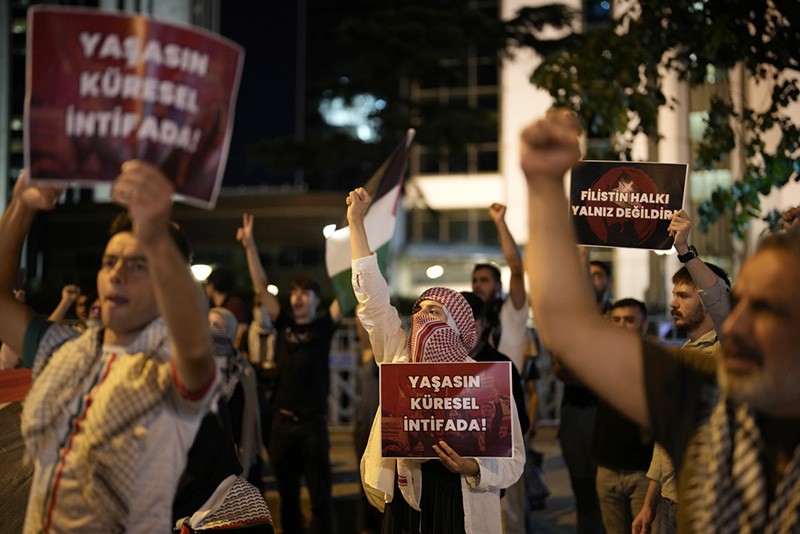 Warga Turki Murka, Turun ke Jalan Kutuk Pembunuhan Pemimpin Hamas Ismail Haniyeh - Bagian 5