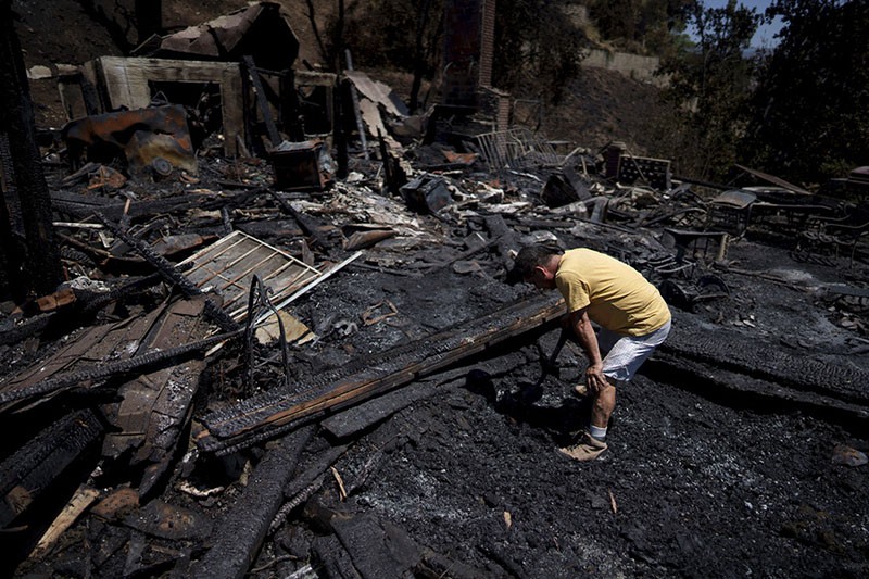 Sisa-Sisa Kebakaran Lahan di California, Permukiman Ludes Dilalap Api - Bagian 2