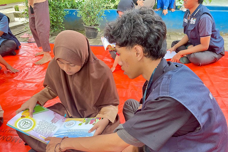 Tingkatkan Minat Baca bersama Mobil Perpustakaan Keliling - Bagian 5