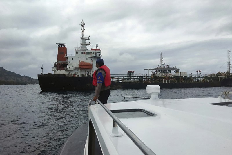 Kapal Tanker Terbakar di Perairan Bali, 5 ABK Meninggal Dunia - Bagian 2