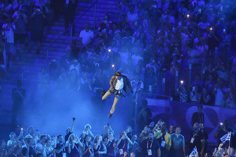 Aksi Mission Impossible Tom Cruise Lompat dari Atap Stade de France - Bagian 2