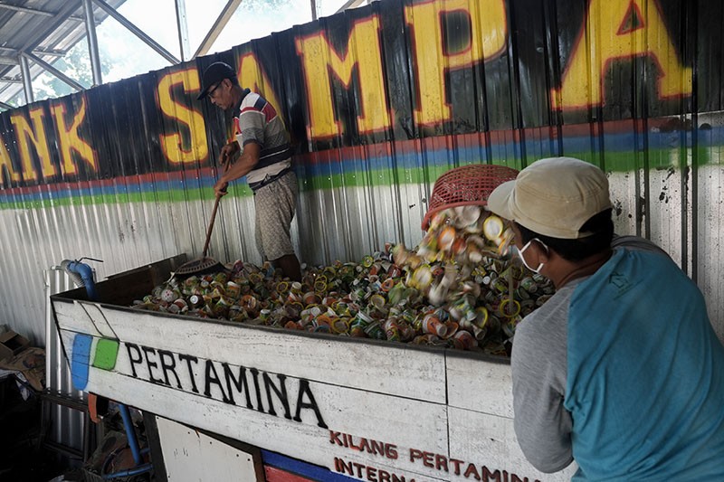 Warga Kutawaru Cilacap Kelola Bank Sampah Abhipraya - Bagian 1