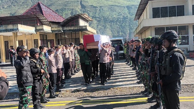 Prajurit TNI Gugur Diserang OPM, Serka Jefri Elfradus May Ditembak di Dalam Mobil