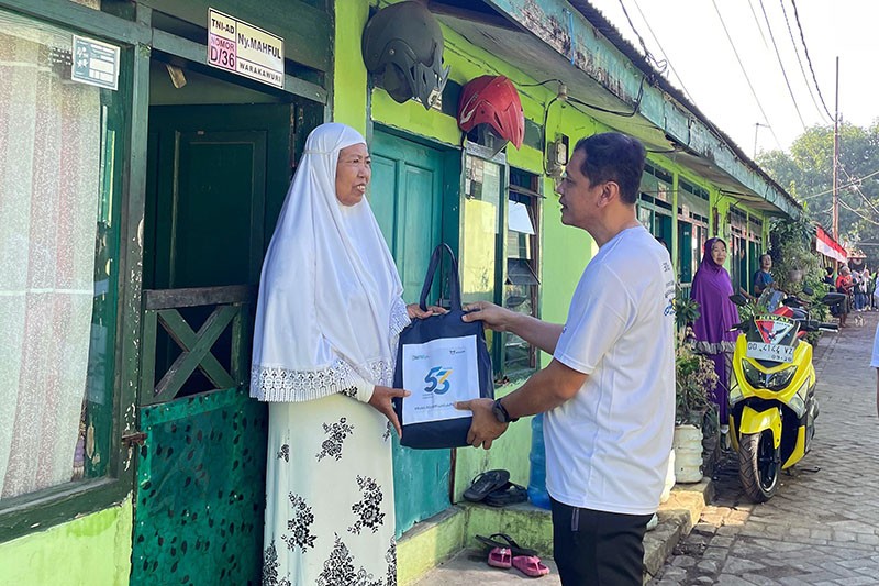 Aksi Bakti Sosial Bantu Purnawirawan di Makassar - Bagian 1