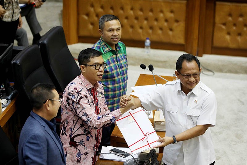 Baleg DPR Sahkan RUU Pilkada - Bagian 1