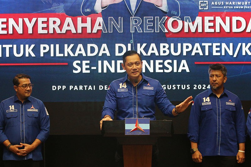 Partai Demokrat Serahkan 116 Surat Rekomendasi Kepala Daerah pada Pilkada 2024 - Bagian 1