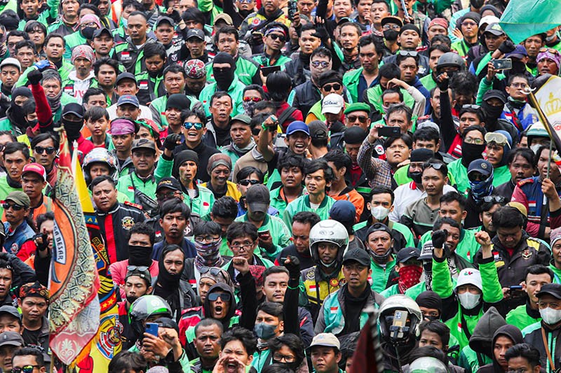 Foto-Foto Demo Ribuan Driver Ojek Online Bawa 2 Tuntutan - Bagian 2