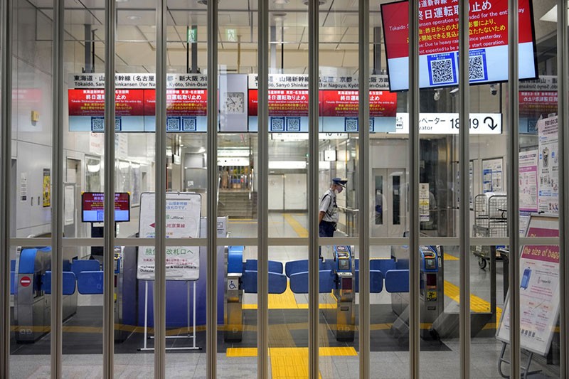 Jepang Dihantam Badai Topan Shanshan, Seluruh Perjalanan Kereta Stop Sementara - Bagian 4