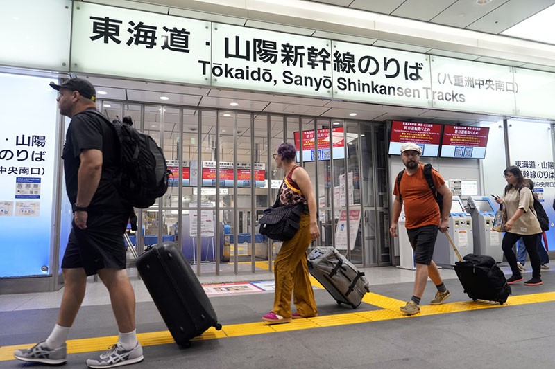 Jepang Dihantam Badai Topan Shanshan, Seluruh Perjalanan Kereta Stop Sementara - Bagian 1
