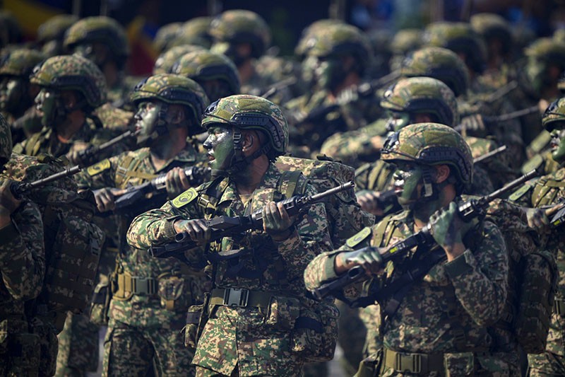 Parade Militer Hari Kemerdekaan Malaysia  - Bagian 1