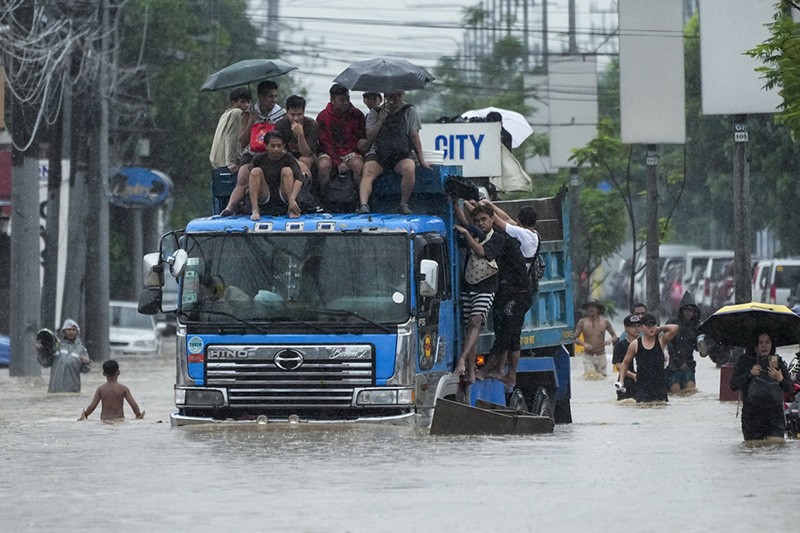 Filipina Dihantam Badai Tropis Yagi - Bagian 1