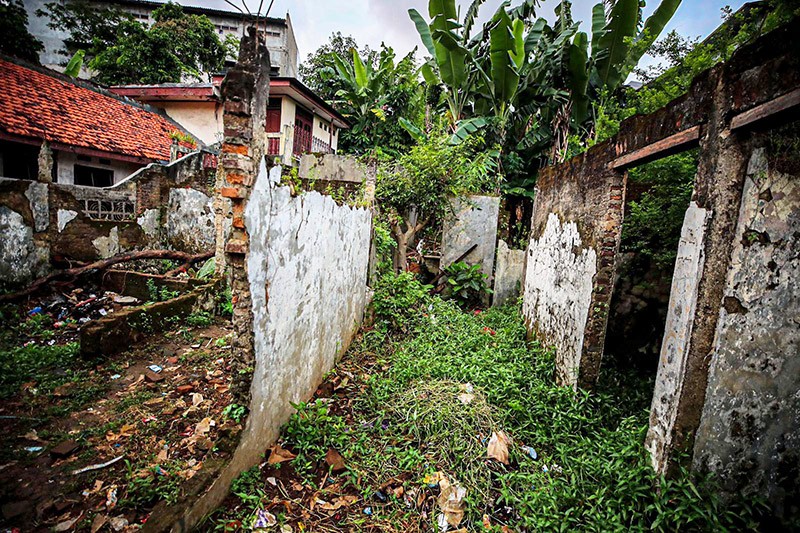 Uji Nyali di Kampung Zombie Cililitan, Ditinggal Para Pemilik karena Sering Banjir - Bagian 6