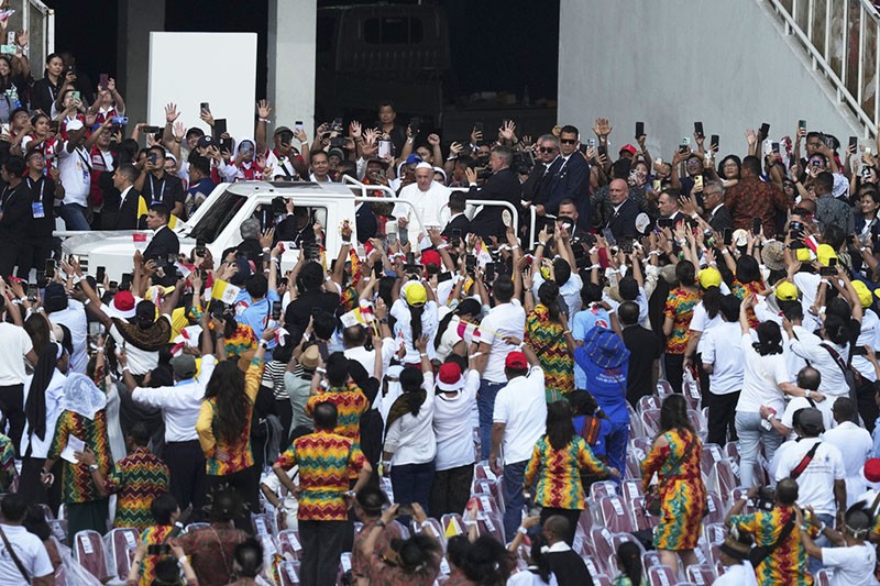 Rupa Popemobile, Mobil Maung MV3 Buatan Pindad Khusus Bawa Paus Fransiskus - Bagian 6