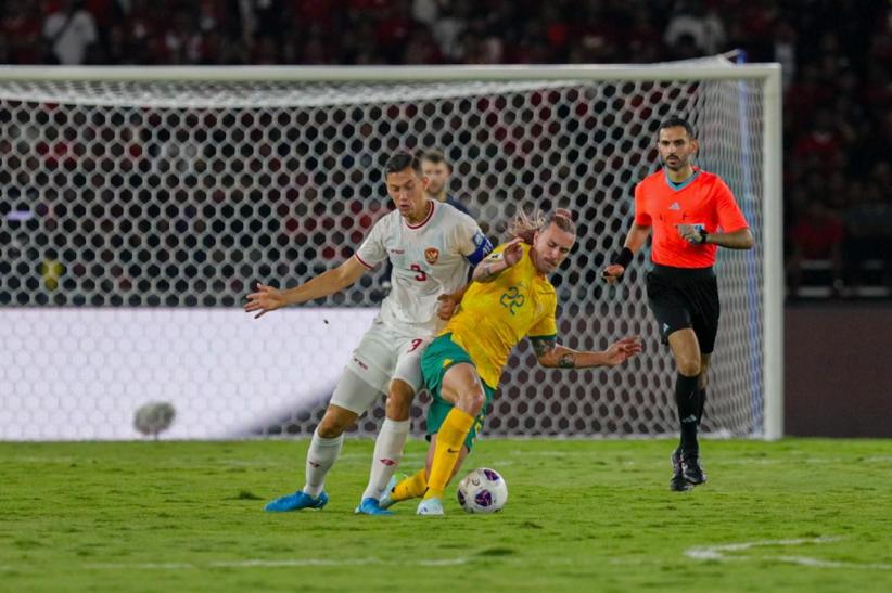 Maarten Paes Jatuh Bangun Selamatkan Gawang Timnas Indonesia Digempur Australia - Bagian 3