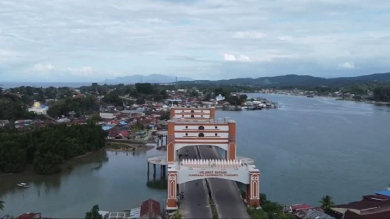 Viral Gerbang Wisata Kendari-Toronipa Senilai Rp33,8 Miliar, Dinding Banyak Lubang
