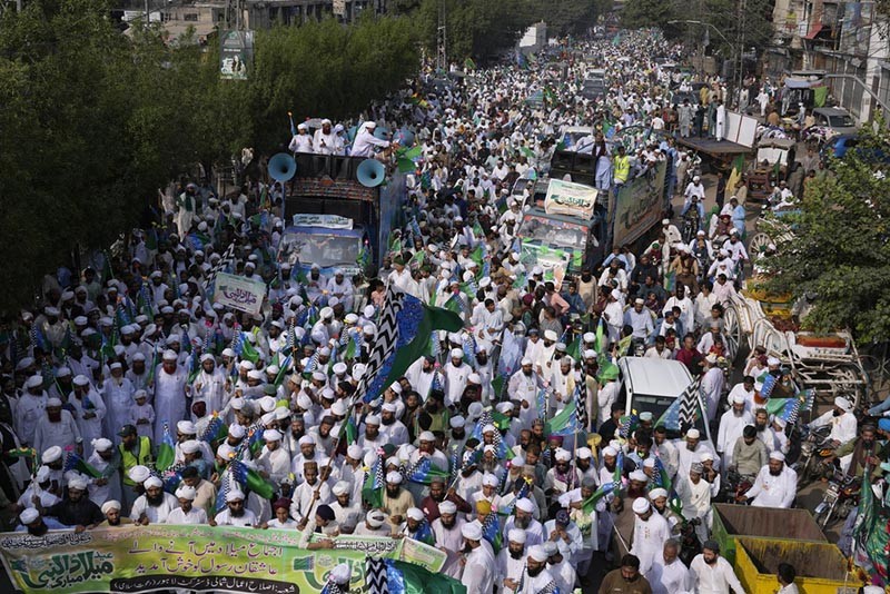 Ribuan Rakyat Pakistan Bersuka Cita Rayakan Maulid Nabi Muhammad SAW - Bagian 1