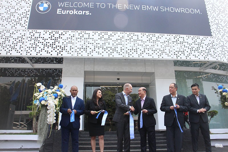 BMW Resmikan Diler dengan Konsep Retail Pertama di Jakarta Barat - Bagian 2