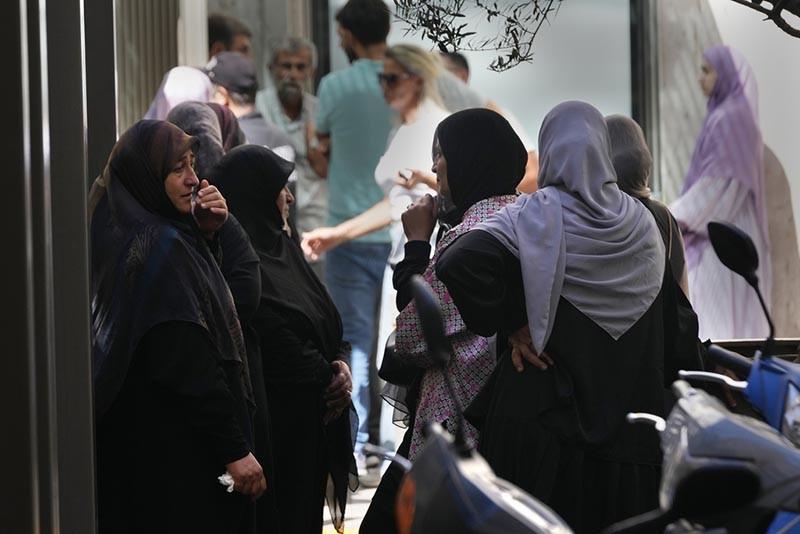 Rumah Sakit di Lebanon Dipenuhi Korban Ledakan Pager - Bagian 3