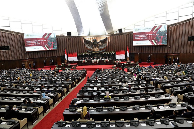Deretan Kursi Kosong pada Sidang Paripurna Akhir Masa Jabatan, Banyak Anggota Absen - Bagian 3