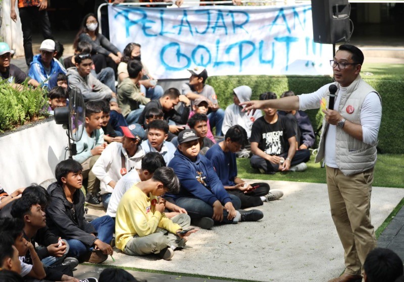 Ridwan Kamil Nongkrong Bareng Ratusan Pelajar se-Jakarta, Berikan Pesan Ini - Bagian 4
