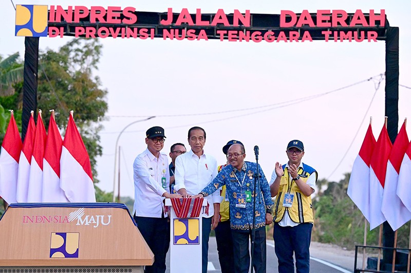 Presiden Jokowi Resmikan 27 Ruas Jalan Sepanjang 217 Km di NTT  - Bagian 2