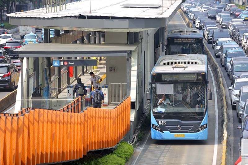 Tarif Transjakarta dan LRT Jakarta Rp1 saat HUT TNI - Bagian 1