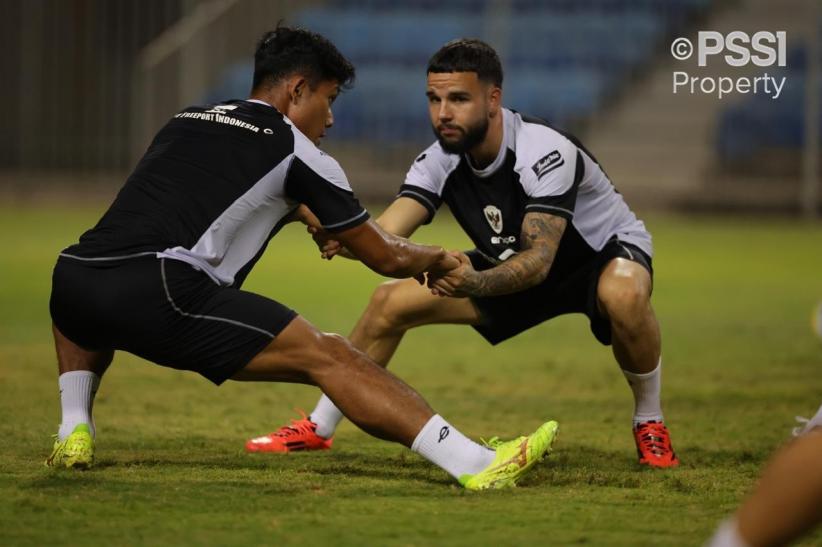 Jelang Lawan Bahrain, Pemain Timnas Indonesia Serius Jalani Latihan - Bagian 1