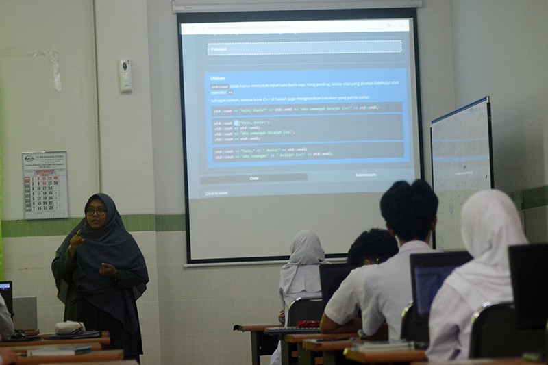Potret Anak-Anak SMA di Semarang Belajar Pemanfaatan AI - Bagian 2