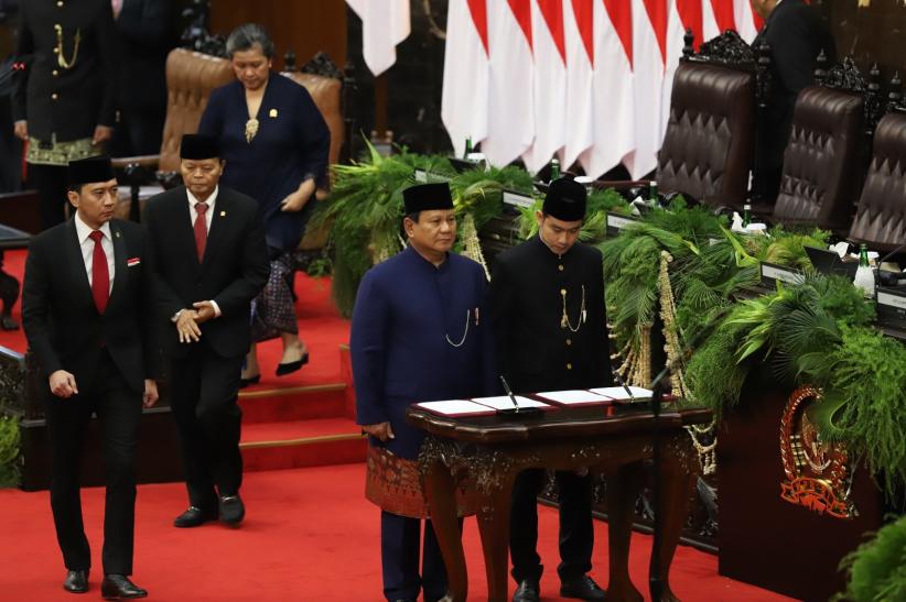 Ucap Sumpah, Prabowo-Gibran Resmi Presiden dan Wapres RI 2024-2029 - Bagian 6