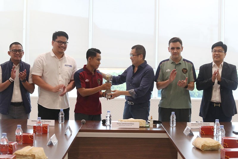 Hary Tanoesoedibjo Sambut Timnas Futsal Indonesia Usai Juara Piala AFF 2024 - Bagian 1