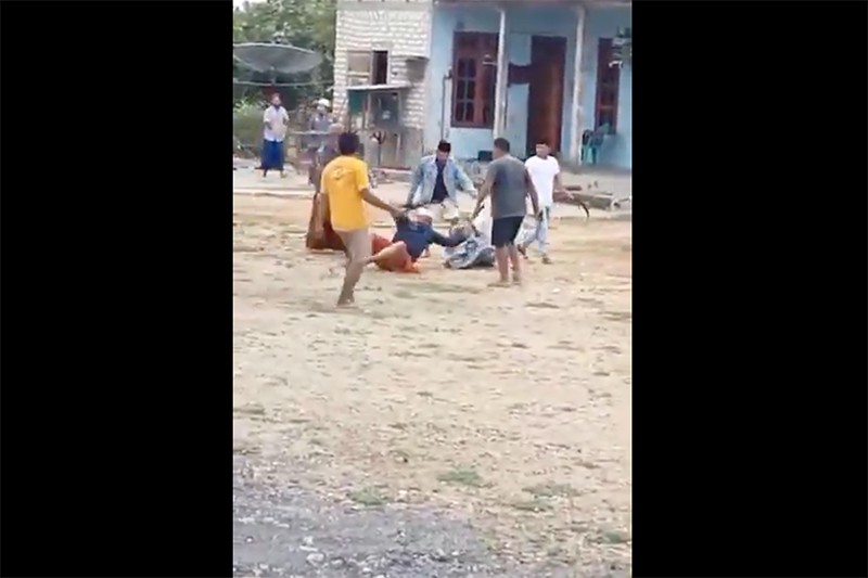 Ngeri! Viral Aksi Carok di Madura Tewaskan 1 Orang, Gegara Pilkada? - Bagian 1