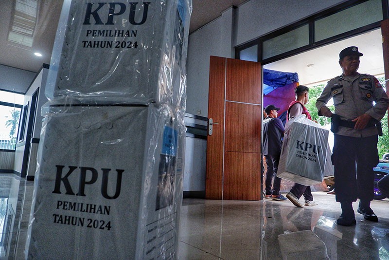 Kotak Suara Pilkada 2024 Mulai Dikirim ke TPS - Bagian 3