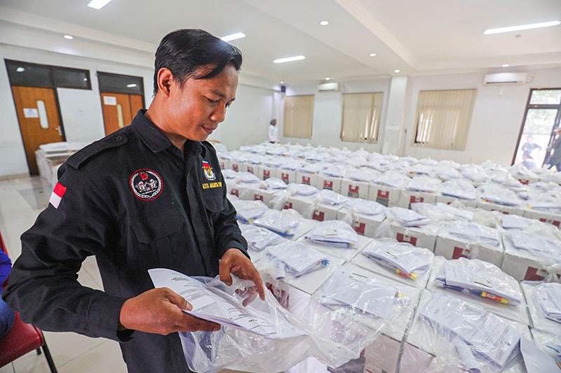 KPU Distribusi Logistik Pilkada 2024 di Jakarta Timur - Bagian 4
