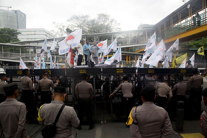 Aksi Relawan RIDO Tuntut KPU DKI Gelar Pilkada Jakarta Dua Putaran - Bagian 2