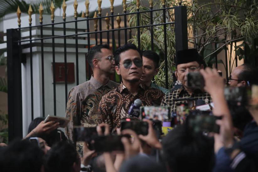 Gus Miftah Hina Pedagang Es Teh, Begini Gayanya saat Dipanggil ke Kediaman Prabowo - Bagian 4